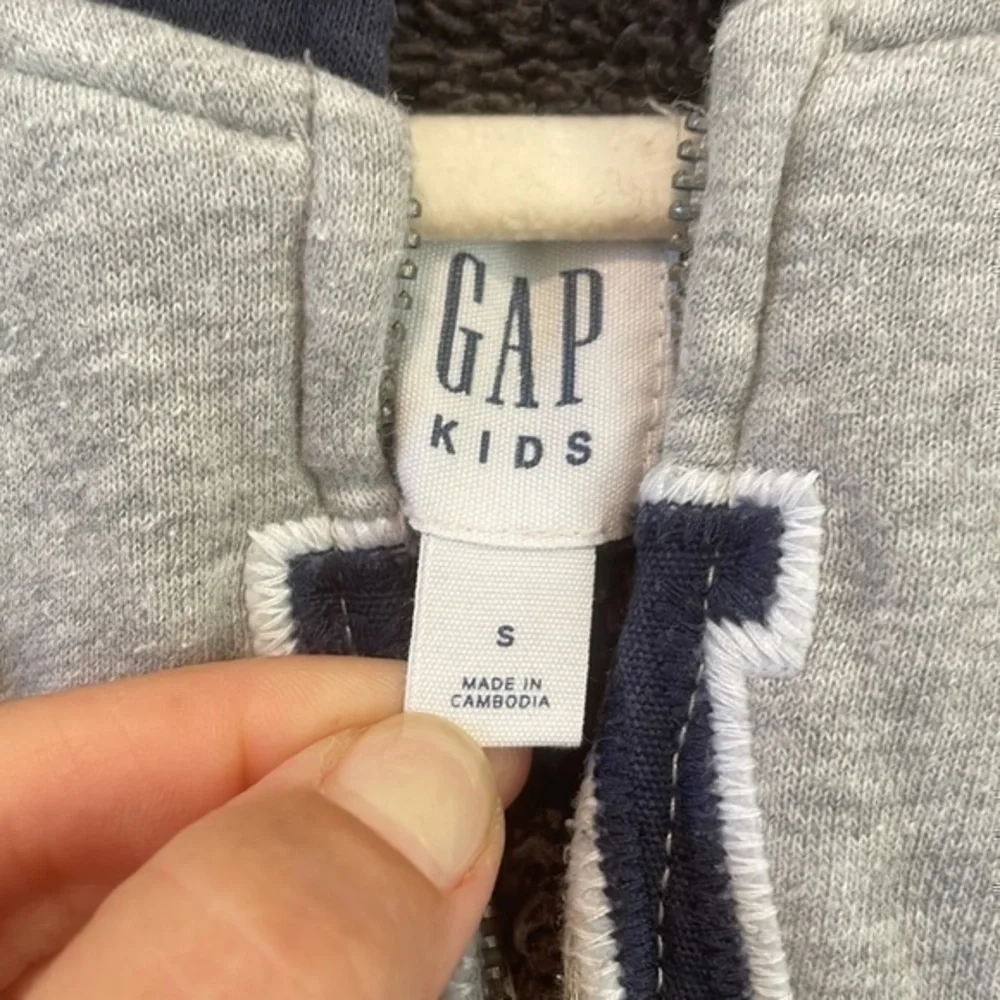 GAP Boys Size 6-7 Sherpa Lined Zip Hoodie Gray Blue Full Zip Jacket